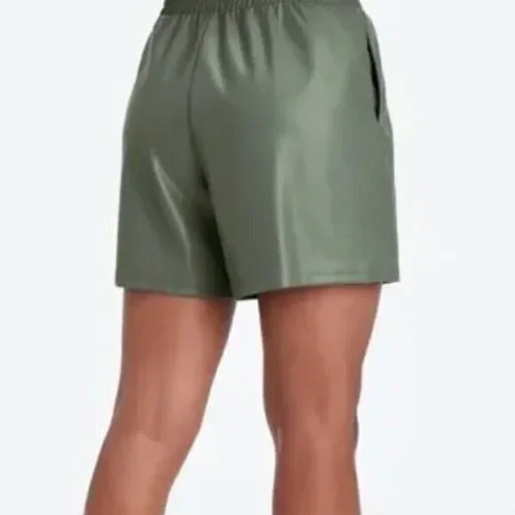 NWT Fabletics Smoke  Green Vegan Leather Shorts Size Medium (M) - Picture 3 of 10